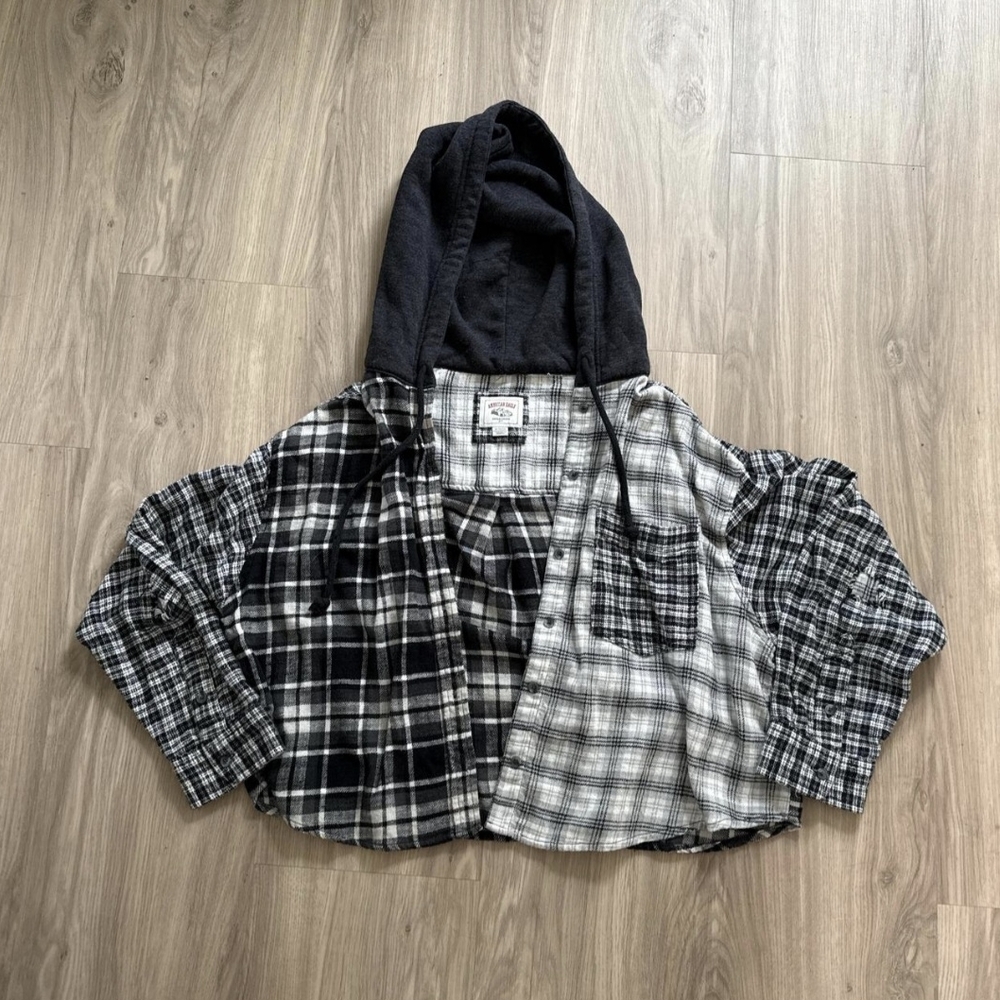 American Eagle Outfitters Black and White Plaid Shirt